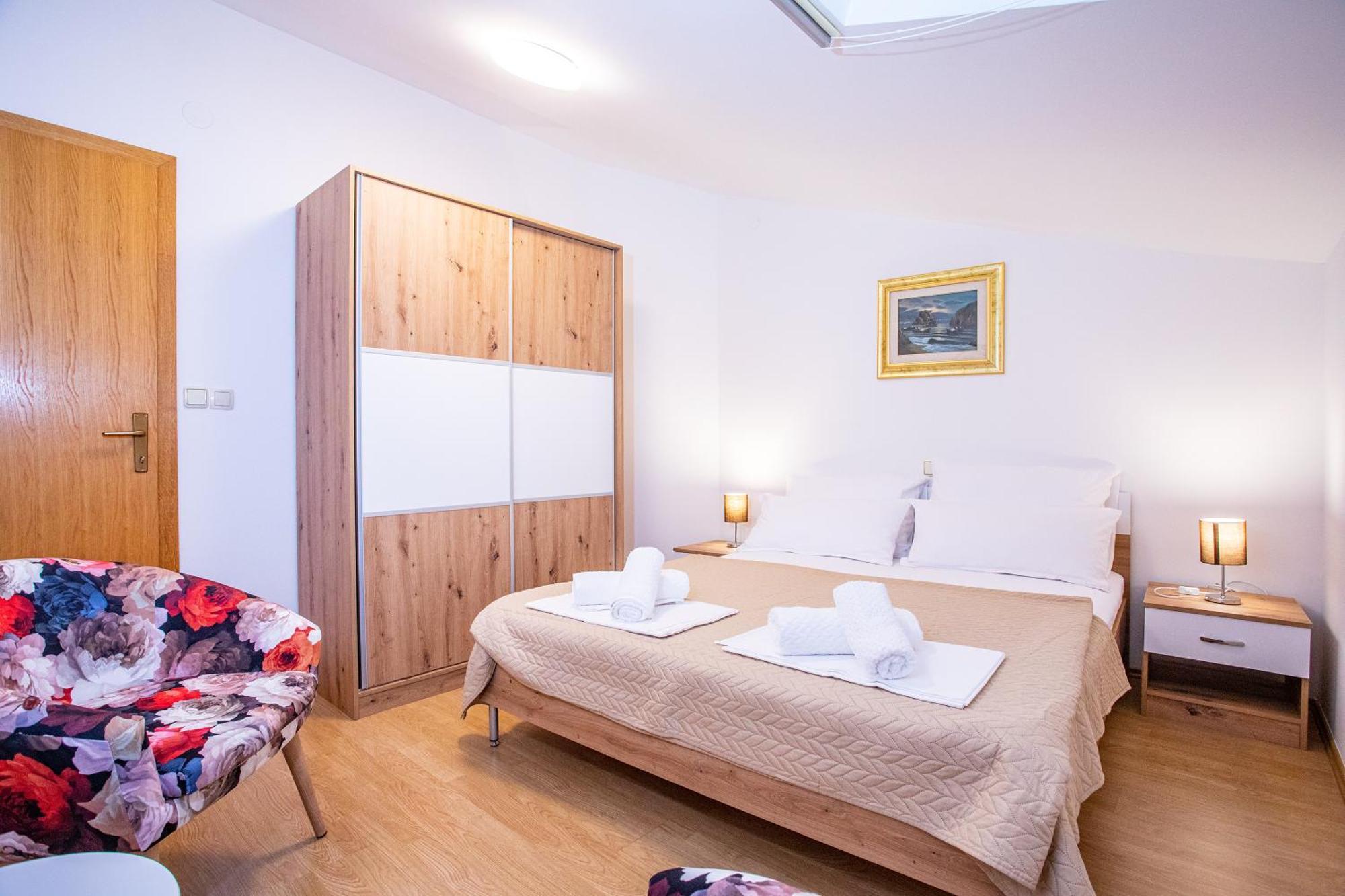 Apartments Adisa Омиш Экстерьер фото
