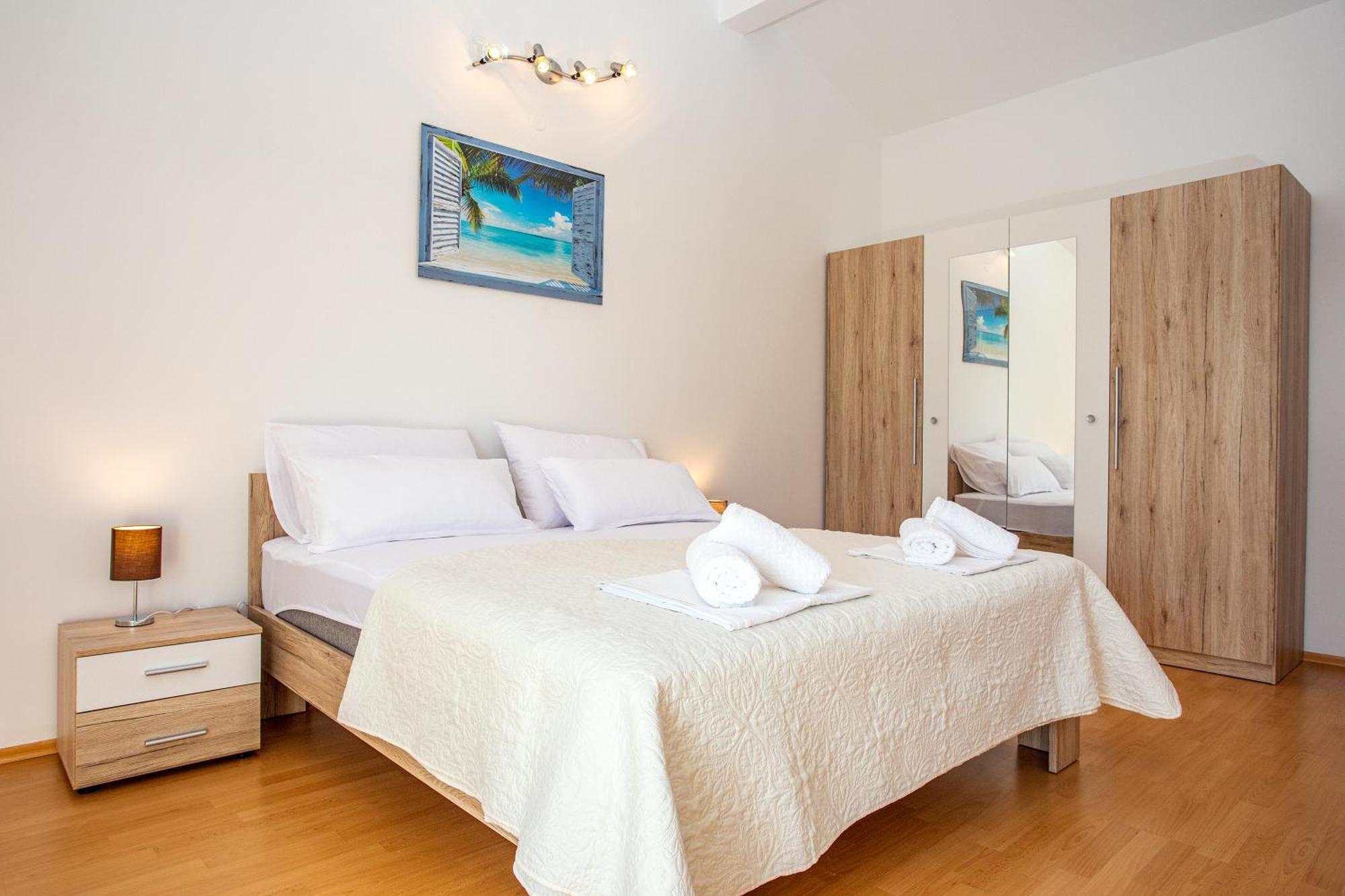 Apartments Adisa Омиш Экстерьер фото